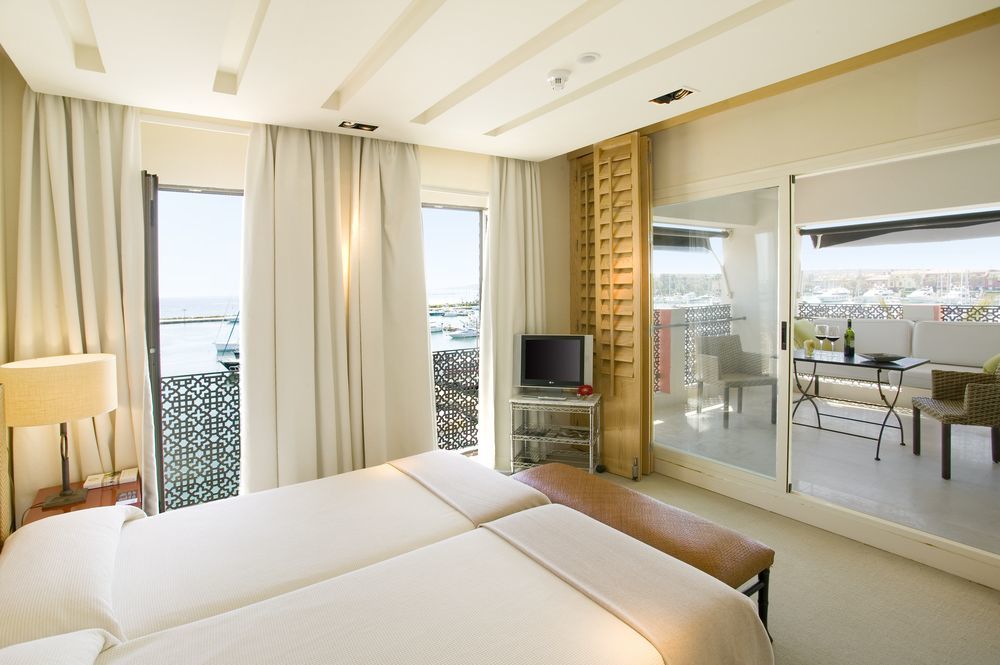 Hotel Mim Sotogrande Club Maritimo Exterior photo